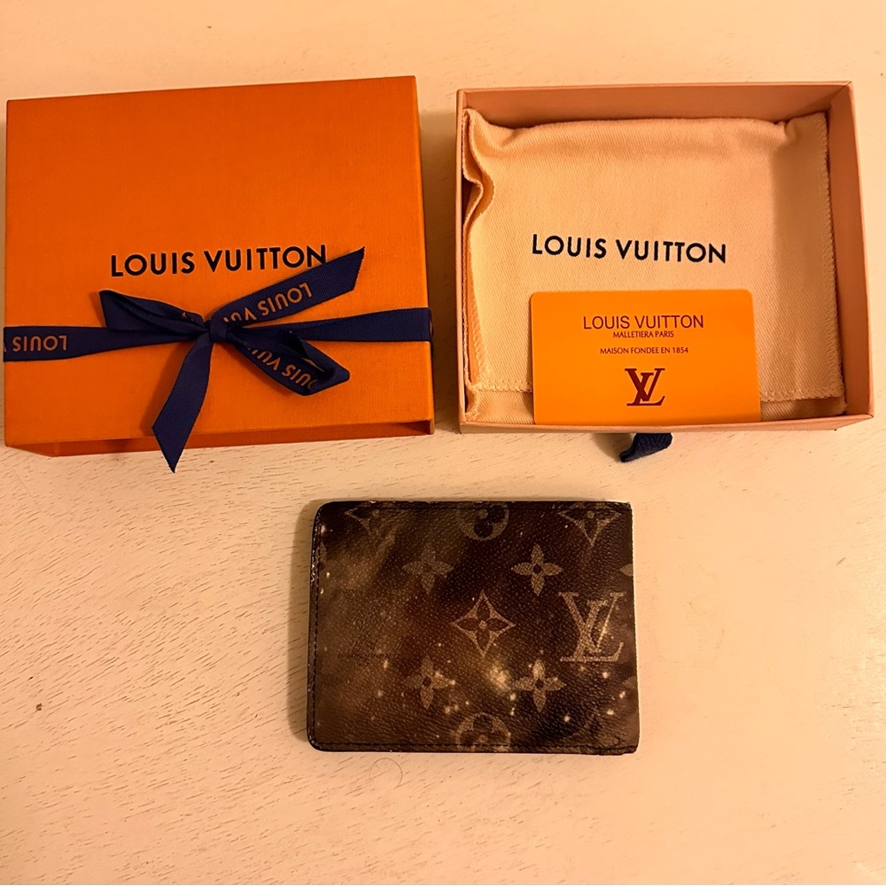 Luis Vuitton Monogram Galaxy Multiple Wallet